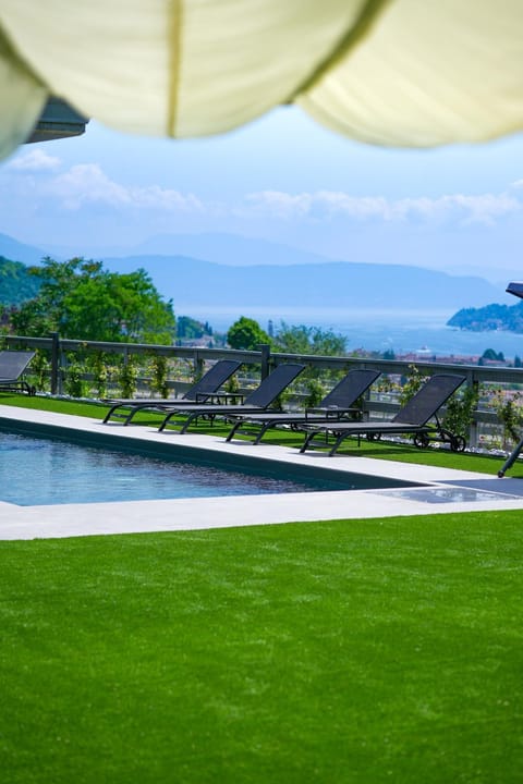 Lake view, Swimming pool