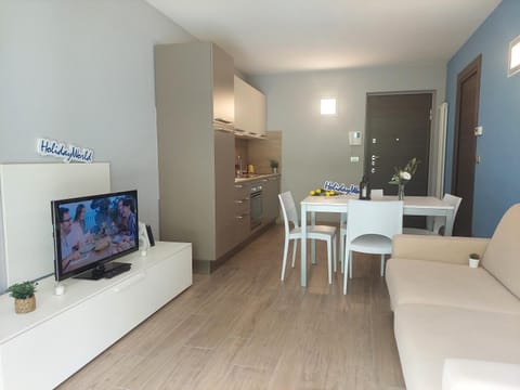 TV and multimedia, Kitchen or kitchenette, Seating area