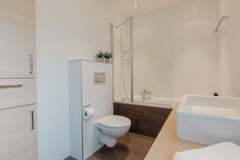 Toilet, Bathroom, Bath