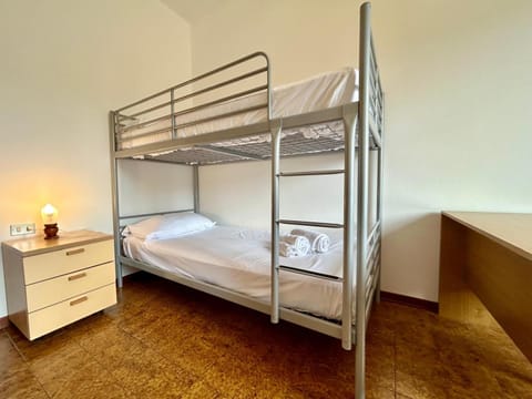 Photo of the whole room, Bedroom, bunk bed