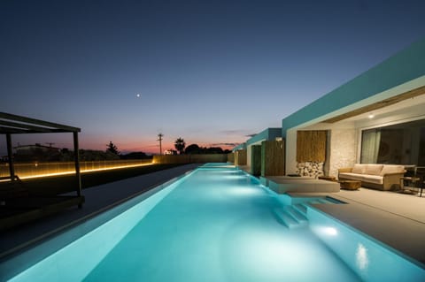 Night, Pool view, Swimming pool, sunbed