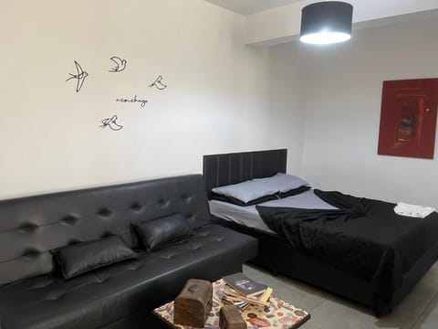 Kitnet com ótima localização em São José Apartment in São José