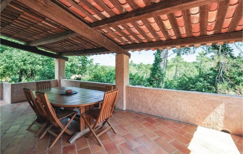 Gorgeous Home In St, Paul En Foret With Private Swimming Pool, Can Be Inside Or Outside Haus in Fayence