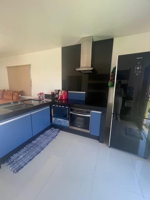 Kitchen or kitchenette, oven, stove