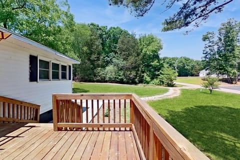 Serenity Acres Retreat House in Lake Gaston