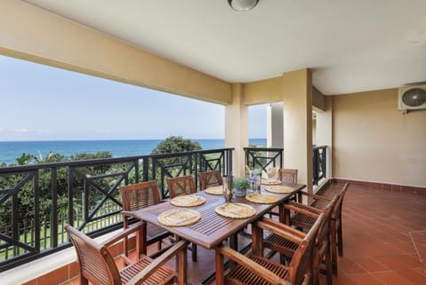 View (from property/room), Balcony/Terrace, Seating area, Sea view