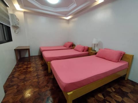 4-5br Apartment in Paranaque for Staycation Apartment in Las Pinas