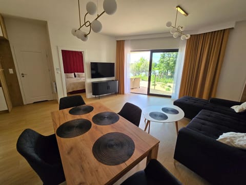 TV and multimedia, Kitchen or kitchenette, Living room, Seating area, Evening entertainment