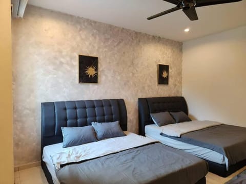 10min to IPOH town GEMILANG TAWAS 4br4bath 14pax House in Ipoh