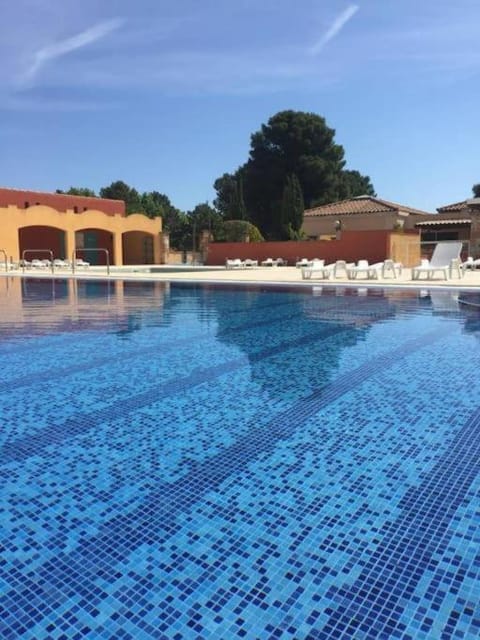 Pool view, Swimming pool, sunbed