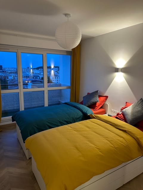 Bed, Balcony/Terrace, Photo of the whole room, Bedroom