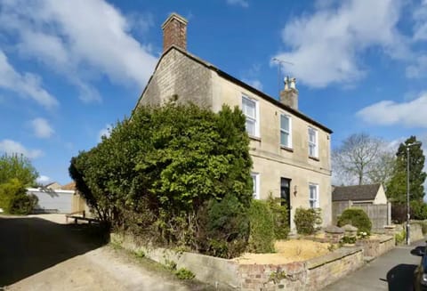 Luxury Cotswolds Cottage with Hot Tub House in Winchcombe