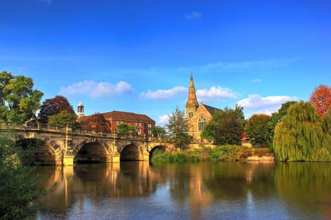 Nearby landmark, Natural landscape, Place of worship, River view