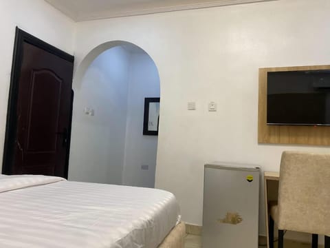 Zeks Place Hotel Bed and Breakfast in Lagos