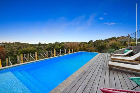 Natural landscape, Mountain view, Pool view, Swimming pool, sunbed