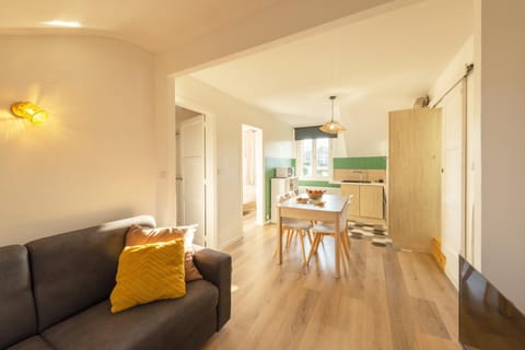 View (from property/room), Kitchen or kitchenette, Living room, Seating area, Dining area, kitchen