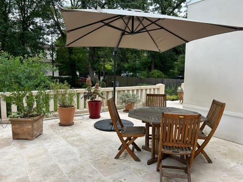 Patio, Dining area