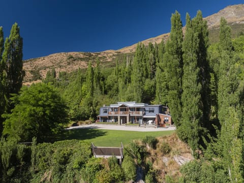 Property building, Day, Natural landscape, Mountain view