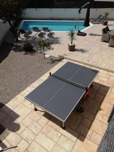 Table tennis