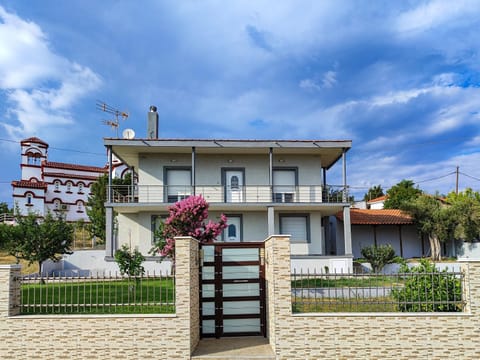 Property building, Garden, Garden view