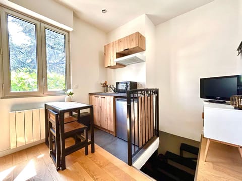 Superbe appartement à Suresnes à 10 minutes de Paris Apartment in Puteaux