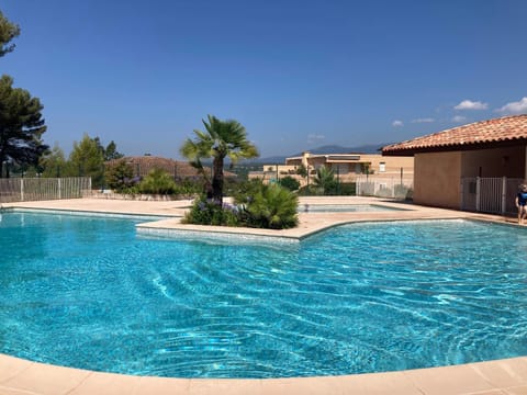 Coin de paradis, piscine, parking, terrasse Apartment in Villeneuve-Loubet