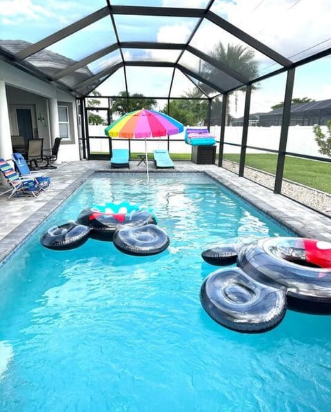 Cape Escape! 4BR 2BA HEATED POOL HOME!!! House in Cape Coral