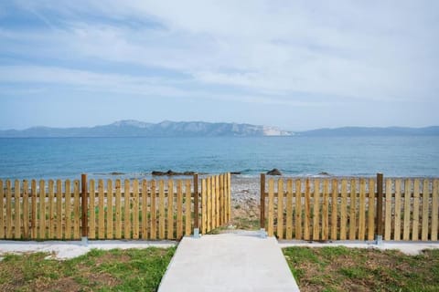 Sea Echoes Villa on the beach, Pefki, Evia Villa in Magnesia Prefecture, Greece