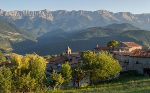 Nearby landmark, Natural landscape, Mountain view