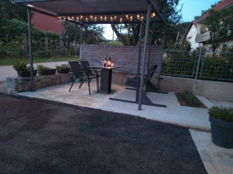 Patio, Day, BBQ facilities