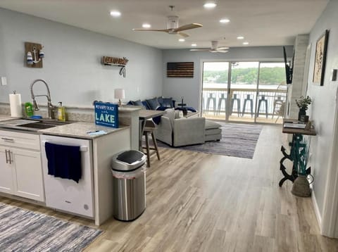 Brand New Lakefront Ozark Oasis House in Osage Beach