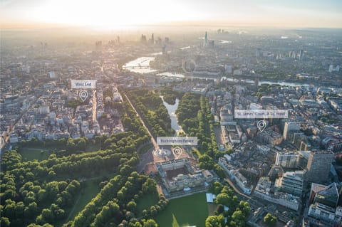 Nearby landmark, Day, Bird's eye view, City view, Location