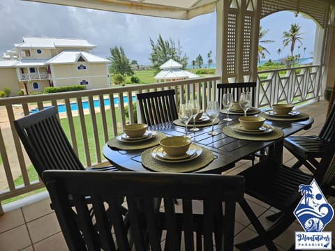 Patio, View (from property/room), Balcony/Terrace, Dining area, Pool view