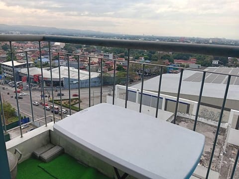 Neighbourhood, Balcony/Terrace, City view