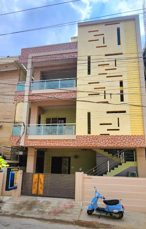 Ruhithahomestay- AC ROOMS-FREE WIFI- ANDROID TV - NEAR TO ALIPIRI- DOOR SERVICE Apartment in Tirupati