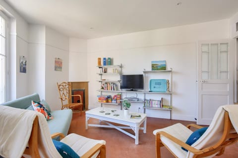 Communal lounge/ TV room, Living room