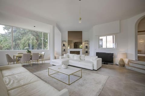 Twin Luxurious Villas 8 BR Pool in Vallauris Villa in Mougins