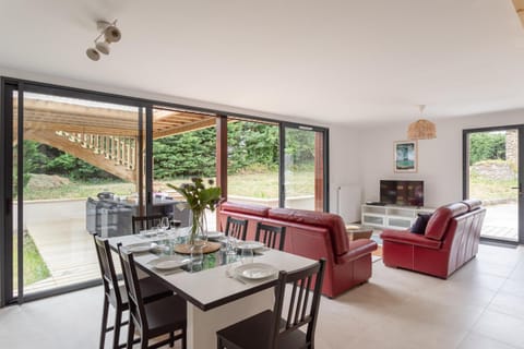 Living room, Dining area