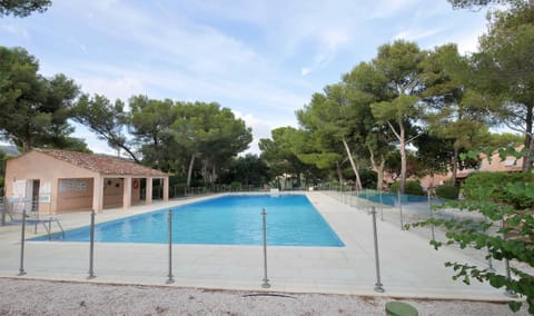 Bastidon Vue Mer House in Saint-Raphael