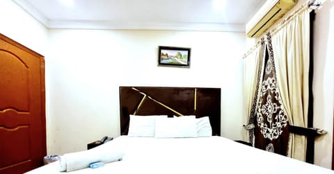 Hotel Khyber Hotel in Lahore