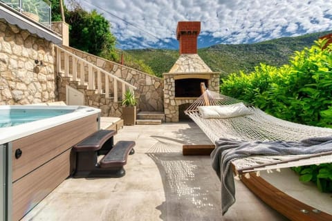 Vacation home with Private heated Pool House in Dubrovnik-Neretva County