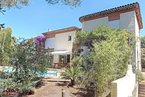 Villa climatisée avec piscine privée Villa in Saint-Raphael