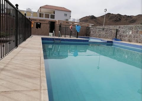 استراحة ريف المدينة Campground/ 
RV Resort in Medina