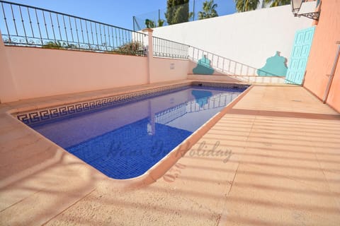 La Fuente APT 4, Frigiliana Amazing 3 bedroom 2 bthroom Family Apartment with views, Padel Court and 2 Pools HansOnHoliday Rentals Apartment in Frigiliana