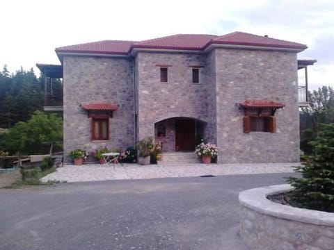 Guest House Pantos Kairou Bed and Breakfast in Arcadia, Greece