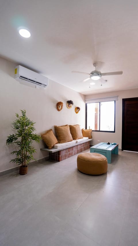 Living room, Seating area, air conditioner