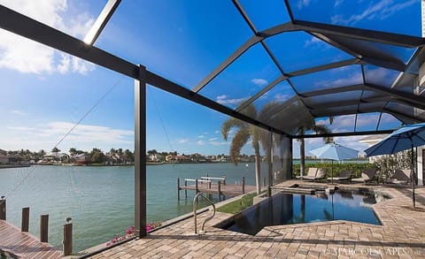 Pool view, Sea view