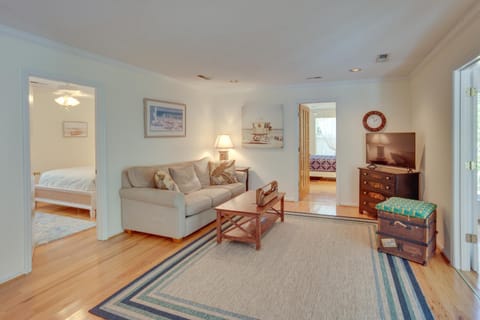 Near Edisto Beach State Park Home with Lanais! Maison in Edisto Island