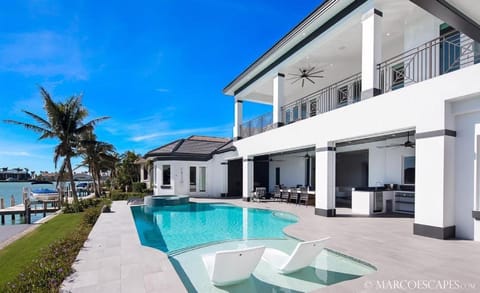 Balcony/Terrace, Swimming pool