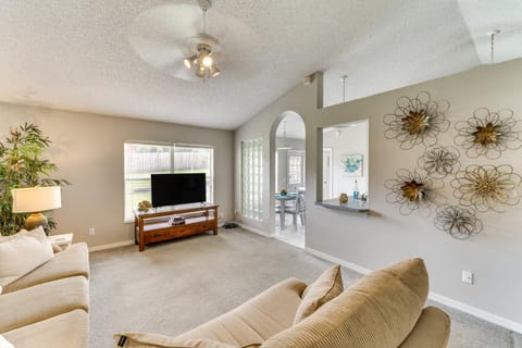 Deltona Vacation Rental with Patio Near Orlando! Maison in Orange City